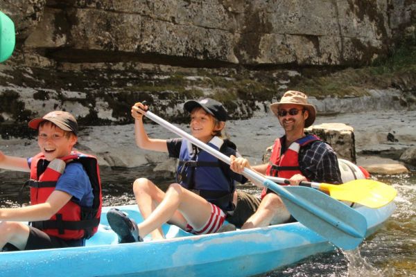 Canoës en famille